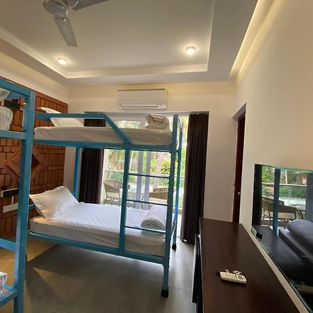 Downtown Hostels - アンジュナ エクステリア 写真