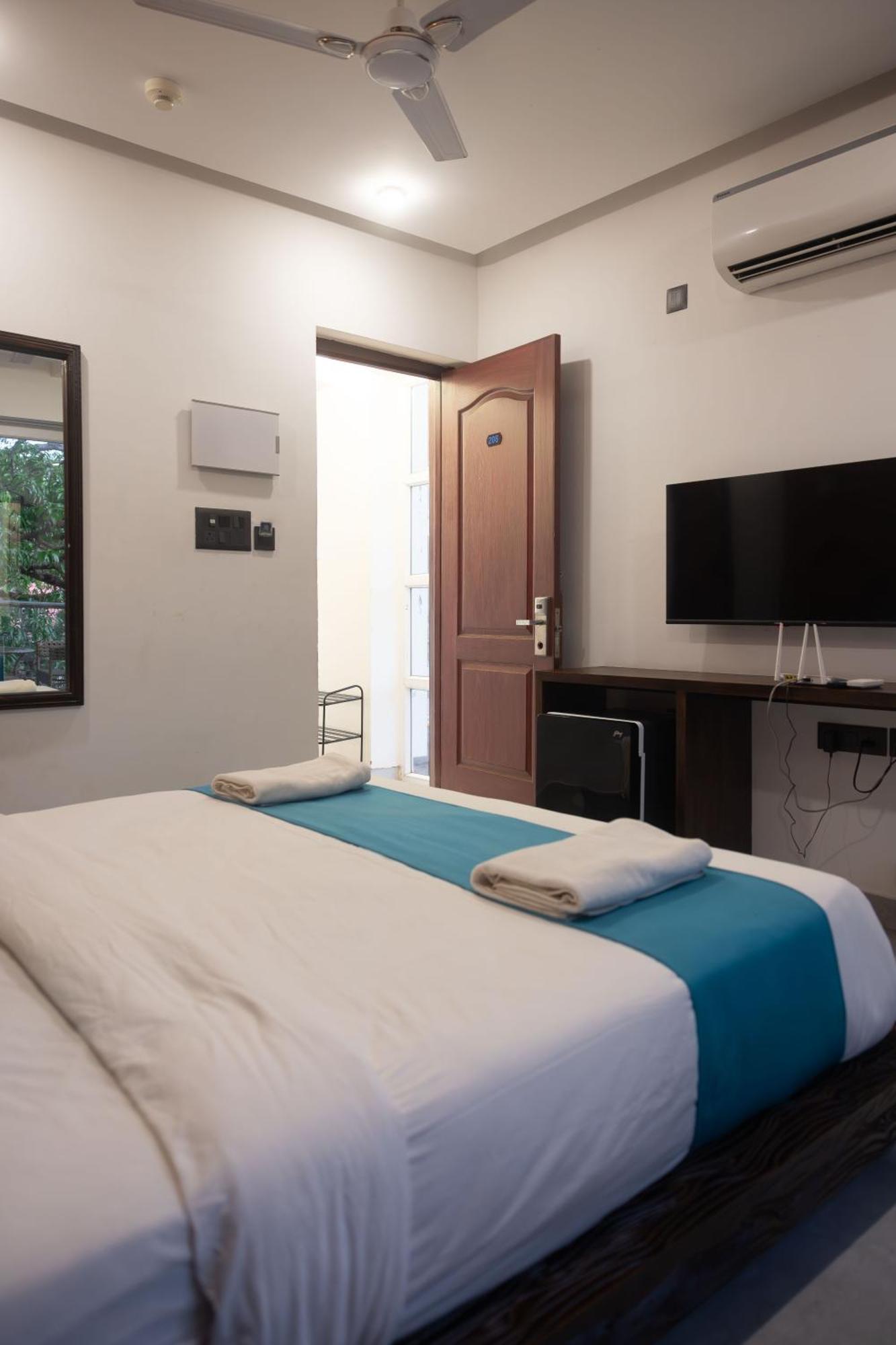 Downtown Hostels - アンジュナ エクステリア 写真