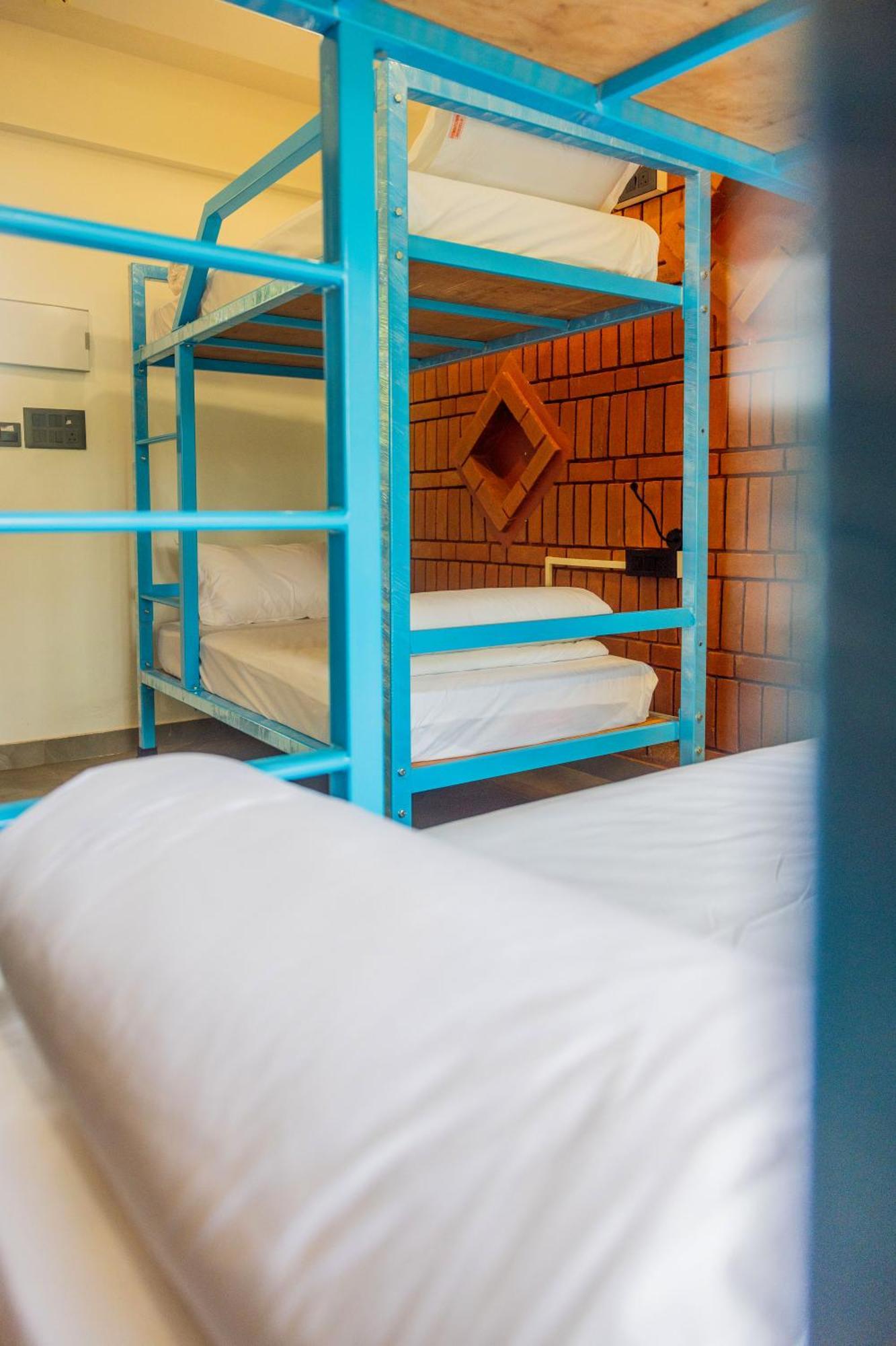 Downtown Hostels - アンジュナ エクステリア 写真