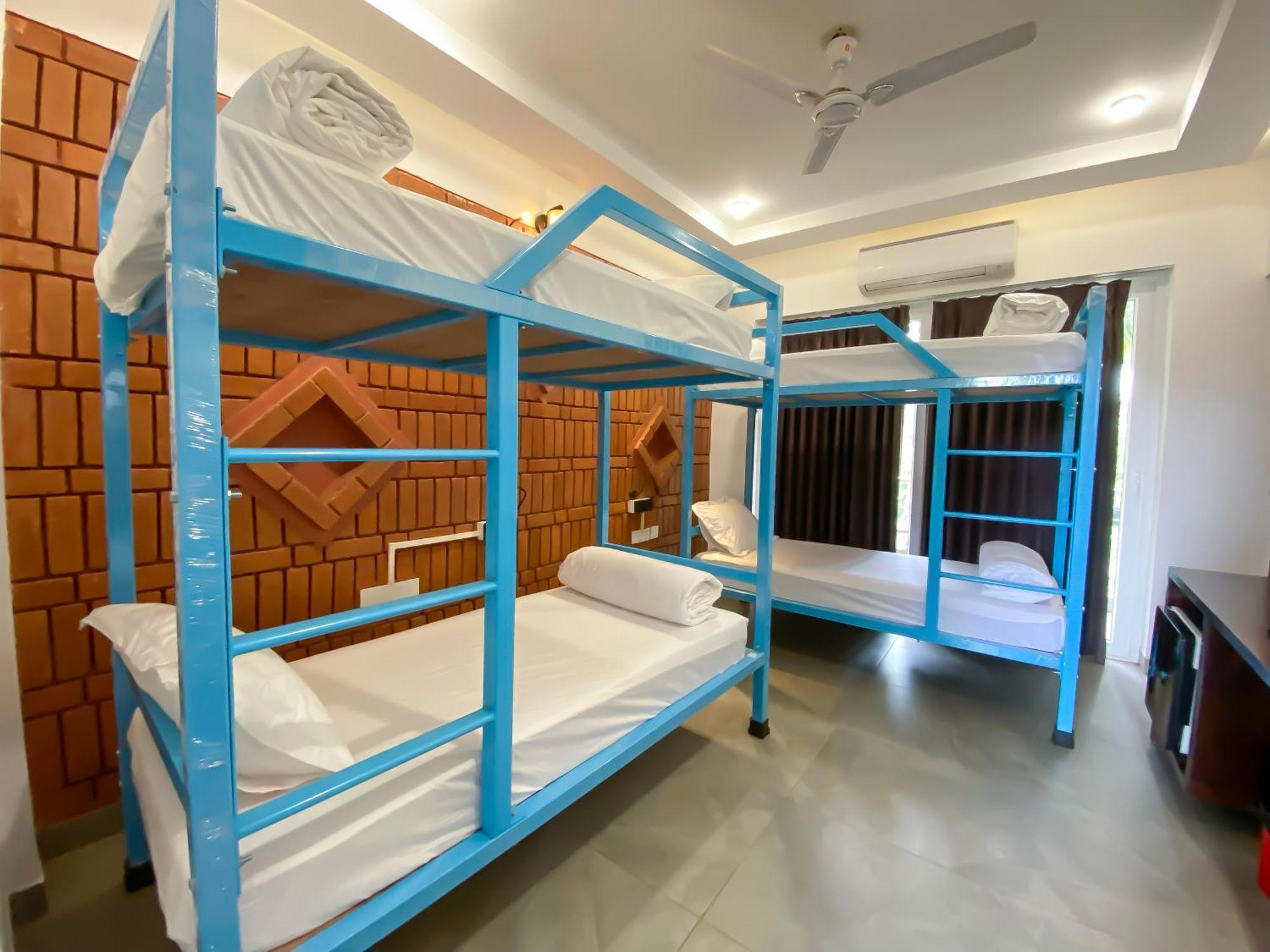 Downtown Hostels - アンジュナ エクステリア 写真