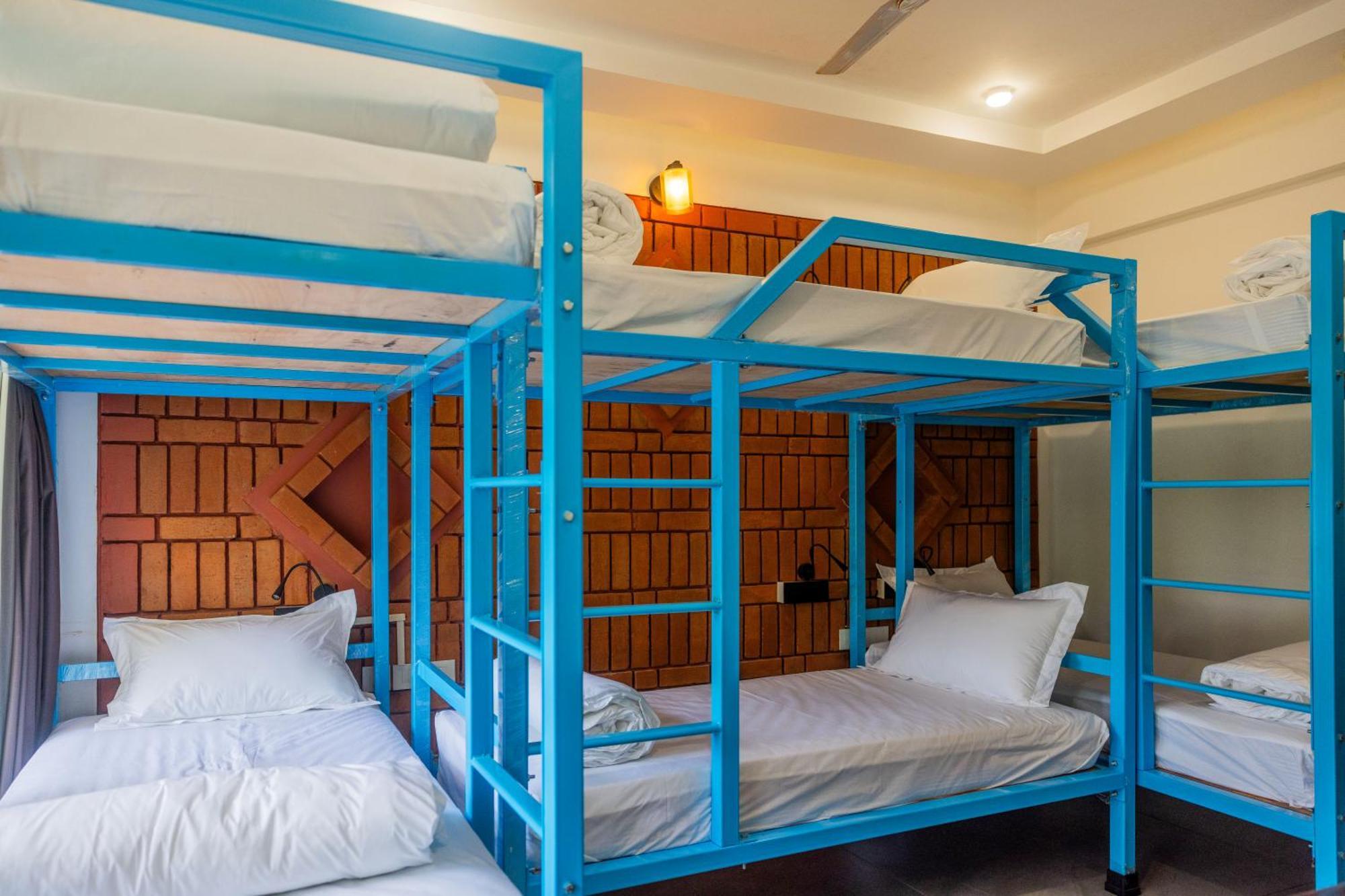 Downtown Hostels - アンジュナ エクステリア 写真
